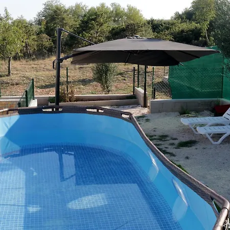 Ferienhaus Schönes Haus Mit 2 Schlafzimmern In Lisane Lisane Ostrovicke
